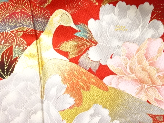  孔雀に草花模様振袖